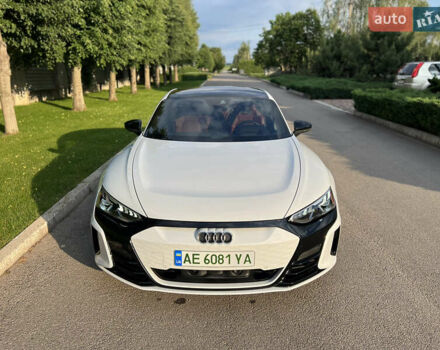 Белый Ауди RS e-tron GT, объемом двигателя 0 л и пробегом 29 тыс. км за 71800 $, фото 2 на Automoto.ua