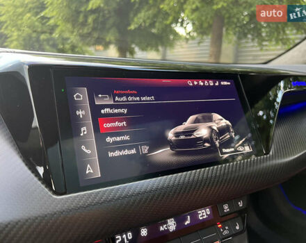 Белый Ауди RS e-tron GT, объемом двигателя 0 л и пробегом 29 тыс. км за 71800 $, фото 19 на Automoto.ua