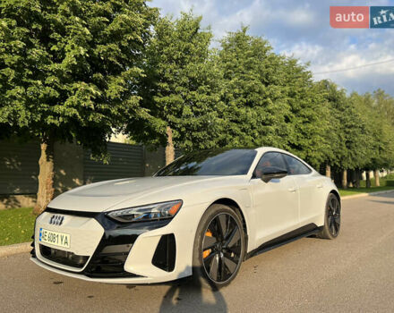 Белый Ауди RS e-tron GT, объемом двигателя 0 л и пробегом 29 тыс. км за 71800 $, фото 1 на Automoto.ua