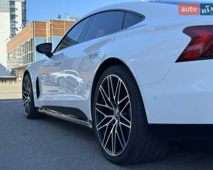 Білий Ауді RS e-tron GT, об'ємом двигуна 0 л та пробігом 17 тис. км за 59900 $, фото 61 на Automoto.ua