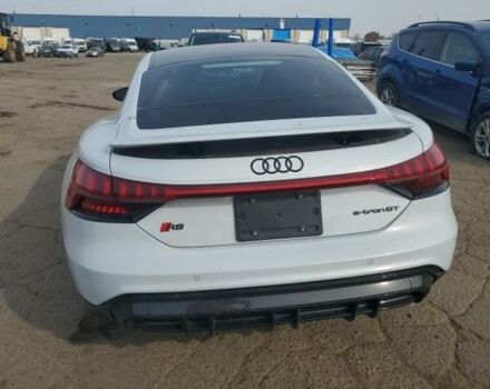 Белый Ауди RS e-tron GT, объемом двигателя 0 л и пробегом 8 тыс. км за 57300 $, фото 4 на Automoto.ua