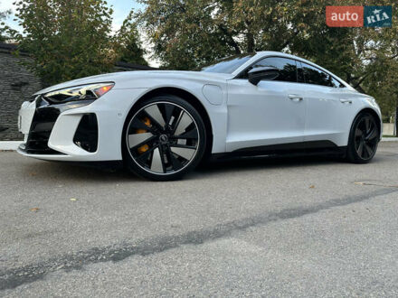 Белый Ауди RS e-tron GT, объемом двигателя 0 л и пробегом 29 тыс. км за 69900 $, фото 1 на Automoto.ua