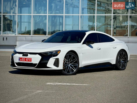 Ауді RS e-tron GT 2024 у Києві на Automoto.ua Білий Ауді RS e-tron GT, об'ємом двигуна 0 л та пробігом 17 тис. км за 59900 $, фото 1 на Automoto.ua