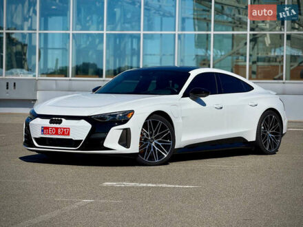 Белый Ауди RS e-tron GT, объемом двигателя 0 л и пробегом 17 тыс. км за 55000 $, фото 1 на Automoto.ua