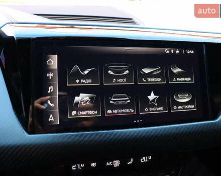 Черный Ауди RS e-tron GT, объемом двигателя 0 л и пробегом 61 тыс. км за 67400 $, фото 25 на Automoto.ua