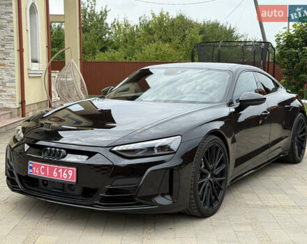 Чорний Ауді RS e-tron GT, об'ємом двигуна 0 л та пробігом 30 тис. км за 67777 $, фото 2 на Automoto.ua