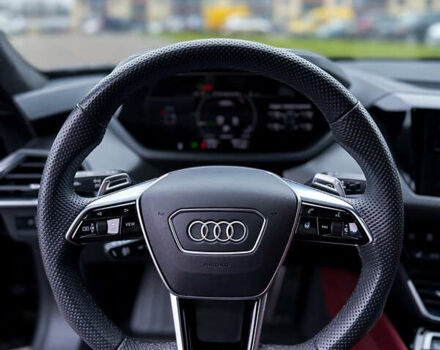 Чорний Ауді RS e-tron GT, об'ємом двигуна 0 л та пробігом 13 тис. км за 59800 $, фото 11 на Automoto.ua