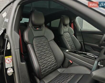 Чорний Ауді RS e-tron GT, об'ємом двигуна 0 л та пробігом 26 тис. км за 80999 $, фото 71 на Automoto.ua