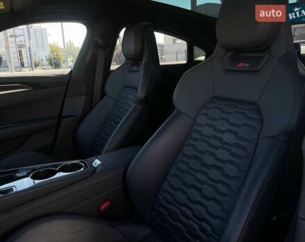 Чорний Ауді RS e-tron GT, об'ємом двигуна 0 л та пробігом 40 тис. км за 84999 $, фото 51 на Automoto.ua