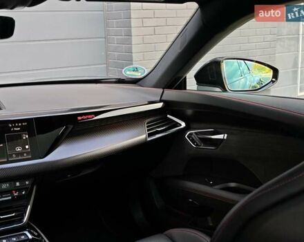 Чорний Ауді RS e-tron GT, об'ємом двигуна 0 л та пробігом 26 тис. км за 80999 $, фото 65 на Automoto.ua