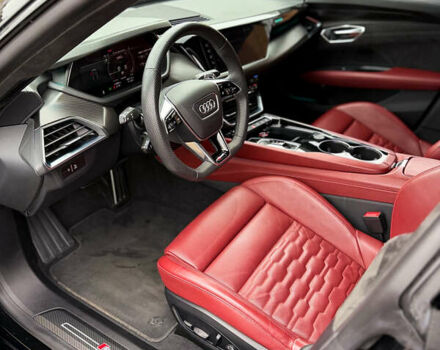 Чорний Ауді RS e-tron GT, об'ємом двигуна 0 л та пробігом 13 тис. км за 59800 $, фото 9 на Automoto.ua