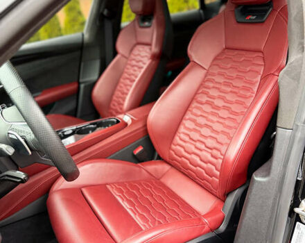 Чорний Ауді RS e-tron GT, об'ємом двигуна 0 л та пробігом 13 тис. км за 59800 $, фото 7 на Automoto.ua