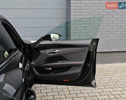 Чорний Ауді RS e-tron GT, об'ємом двигуна 0 л та пробігом 26 тис. км за 80999 $, фото 68 на Automoto.ua