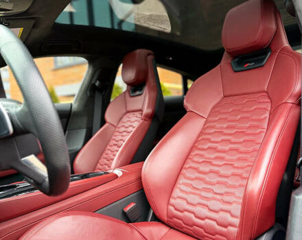 Чорний Ауді RS e-tron GT, об'ємом двигуна 0 л та пробігом 13 тис. км за 59800 $, фото 8 на Automoto.ua