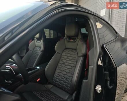Чорний Ауді RS e-tron GT, об'ємом двигуна 0 л та пробігом 26 тис. км за 80999 $, фото 38 на Automoto.ua