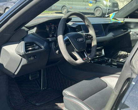 Черный Ауди RS e-tron GT, объемом двигателя 0 л и пробегом 22 тыс. км за 88000 $, фото 7 на Automoto.ua