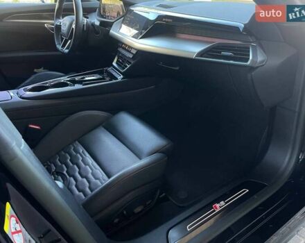Чорний Ауді RS e-tron GT, об'ємом двигуна 0 л та пробігом 40 тис. км за 84999 $, фото 18 на Automoto.ua