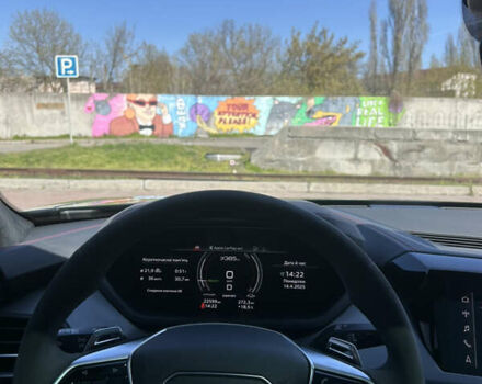 Черный Ауди RS e-tron GT, объемом двигателя 0 л и пробегом 22 тыс. км за 88000 $, фото 5 на Automoto.ua