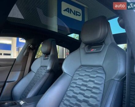 Чорний Ауді RS e-tron GT, об'ємом двигуна 0 л та пробігом 40 тис. км за 84999 $, фото 16 на Automoto.ua