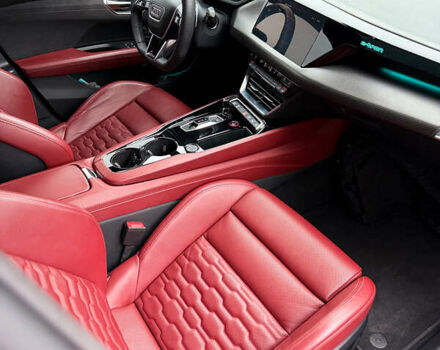 Чорний Ауді RS e-tron GT, об'ємом двигуна 0 л та пробігом 13 тис. км за 59800 $, фото 10 на Automoto.ua