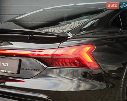 Чорний Ауді RS e-tron GT, об'ємом двигуна 0 л та пробігом 26 тис. км за 80999 $, фото 28 на Automoto.ua