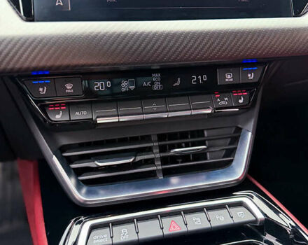 Чорний Ауді RS e-tron GT, об'ємом двигуна 0 л та пробігом 13 тис. км за 59800 $, фото 12 на Automoto.ua