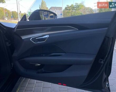 Чорний Ауді RS e-tron GT, об'ємом двигуна 0 л та пробігом 40 тис. км за 84999 $, фото 15 на Automoto.ua