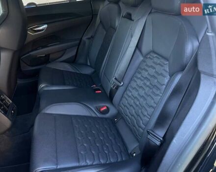 Чорний Ауді RS e-tron GT, об'ємом двигуна 0 л та пробігом 40 тис. км за 84999 $, фото 17 на Automoto.ua