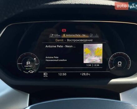 Чорний Ауді RS e-tron GT, об'ємом двигуна 0 л та пробігом 40 тис. км за 84999 $, фото 31 на Automoto.ua