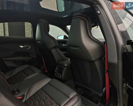 Чорний Ауді RS e-tron GT, об'ємом двигуна 0 л та пробігом 26 тис. км за 80999 $, фото 60 на Automoto.ua