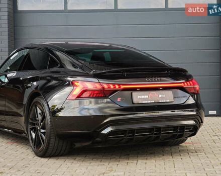 Чорний Ауді RS e-tron GT, об'ємом двигуна 0 л та пробігом 26 тис. км за 80999 $, фото 5 на Automoto.ua