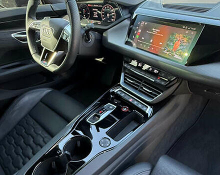 Черный Ауди RS e-tron GT, объемом двигателя 0 л и пробегом 2 тыс. км за 107000 $, фото 21 на Automoto.ua