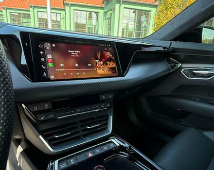 Черный Ауди RS e-tron GT, объемом двигателя 0 л и пробегом 2 тыс. км за 107000 $, фото 18 на Automoto.ua