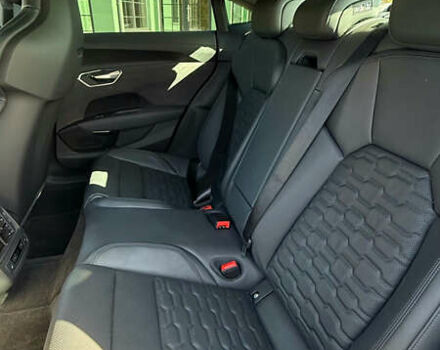 Черный Ауди RS e-tron GT, объемом двигателя 0 л и пробегом 2 тыс. км за 107000 $, фото 23 на Automoto.ua
