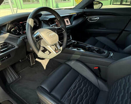Черный Ауди RS e-tron GT, объемом двигателя 0 л и пробегом 2 тыс. км за 107000 $, фото 15 на Automoto.ua