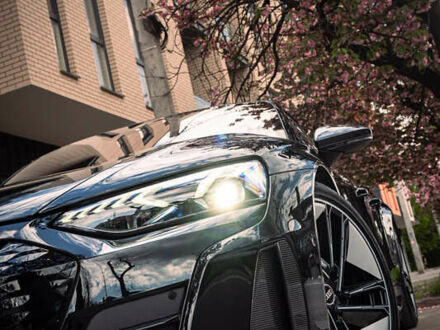 Ауді RS e-tron GT 2021 у Ужгороді на Automoto.ua Чорний Ауді RS e-tron GT, об'ємом двигуна 0 л та пробігом 5 тис. км за 82500 $, фото 1 на Automoto.ua