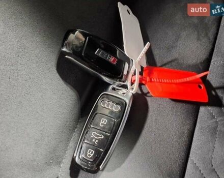 Красный Ауди RS e-tron GT, объемом двигателя 0 л и пробегом 45 тыс. км за 66500 $, фото 10 на Automoto.ua