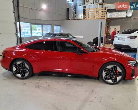 Красный Ауди RS e-tron GT, объемом двигателя 0 л и пробегом 45 тыс. км за 66500 $, фото 2 на Automoto.ua