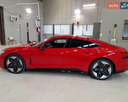Красный Ауди RS e-tron GT, объемом двигателя 0 л и пробегом 45 тыс. км за 66500 $, фото 3 на Automoto.ua