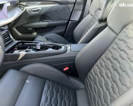 Ауди RS e-tron GT, объемом двигателя 0 л и пробегом 2 тыс. км за 116179 $, фото 25 на Automoto.ua