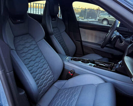 Серый Ауди RS e-tron GT, объемом двигателя 0 л и пробегом 12 тыс. км за 78000 $, фото 12 на Automoto.ua