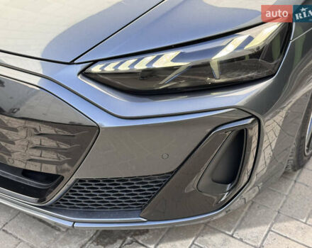 Серый Ауди RS e-tron GT, объемом двигателя 0 л и пробегом 21 тыс. км за 62000 $, фото 14 на Automoto.ua