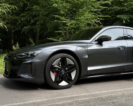 Серый Ауди RS e-tron GT, объемом двигателя 0 л и пробегом 52 тыс. км за 70500 $, фото 5 на Automoto.ua