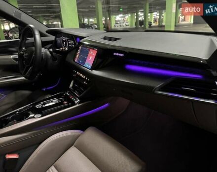 Серый Ауди RS e-tron GT, объемом двигателя 0 л и пробегом 51 тыс. км за 71000 $, фото 18 на Automoto.ua