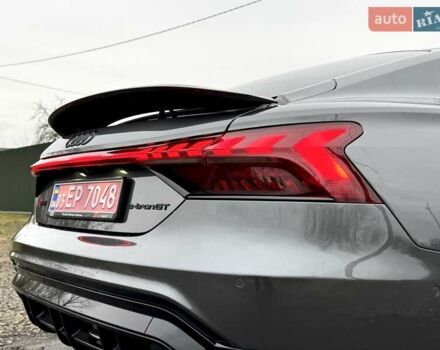 Серый Ауди RS e-tron GT, объемом двигателя 0 л и пробегом 48 тыс. км за 67700 $, фото 15 на Automoto.ua