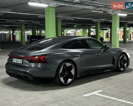 Серый Ауди RS e-tron GT, объемом двигателя 0 л и пробегом 51 тыс. км за 71000 $, фото 4 на Automoto.ua