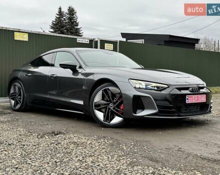 Серый Ауди RS e-tron GT, объемом двигателя 0 л и пробегом 48 тыс. км за 67700 $, фото 5 на Automoto.ua