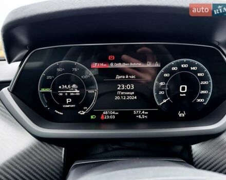 Серый Ауди RS e-tron GT, объемом двигателя 0 л и пробегом 48 тыс. км за 67700 $, фото 51 на Automoto.ua