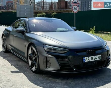 Серый Ауди RS e-tron GT, объемом двигателя 0 л и пробегом 51 тыс. км за 71000 $, фото 10 на Automoto.ua