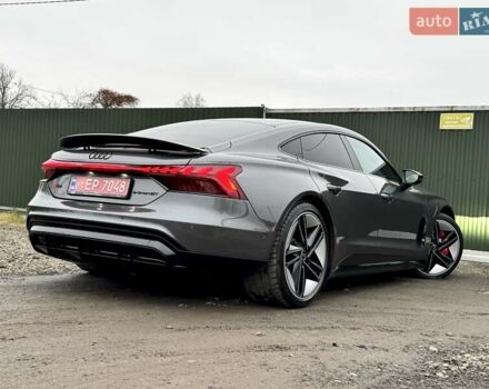 Серый Ауди RS e-tron GT, объемом двигателя 0 л и пробегом 48 тыс. км за 65500 $, фото 8 на Automoto.ua